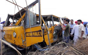 at-least-7-children-dead-13-injured-in-bus-accident-in-india