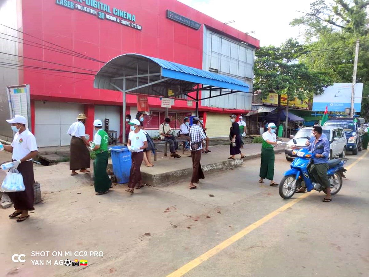 သန္လ်င္တြင္ ျပည္ခိုင္ၿဖိဳးပါတီမွ Face Mask မ်ားေဝဌ